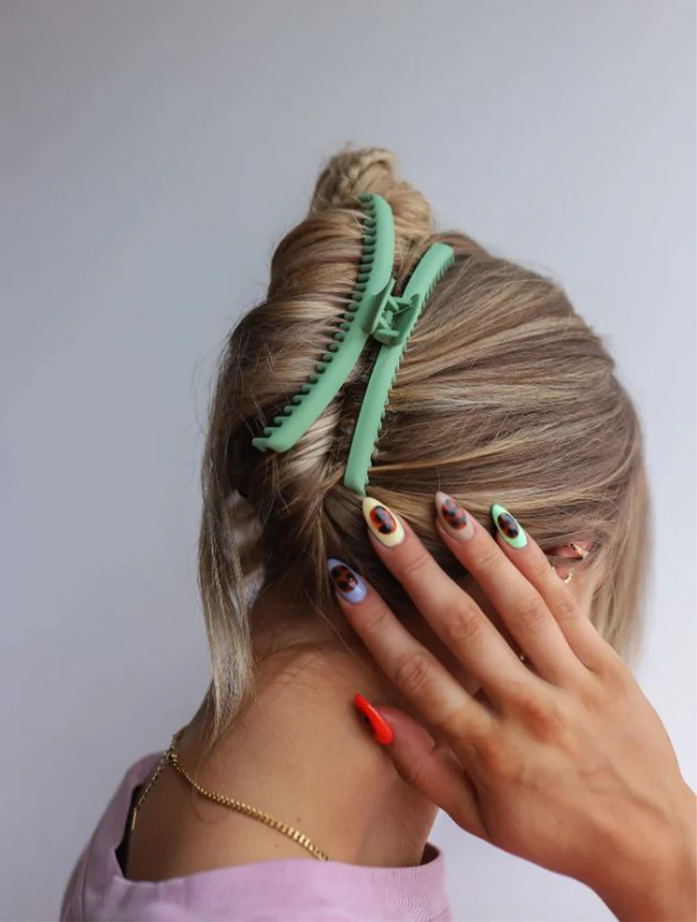 Matte Midi Hold Everything Claw - Image 11
